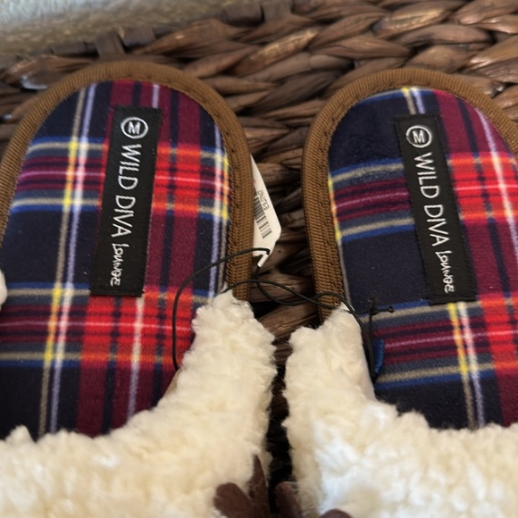 Wild Diva Reindeer Slippers Medium Fits 6-7 Holiday Festive Rudolph NWT - Picture 2 of 7